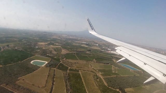 Ryanair Boeing 737 800 Landing In Catania–Fontanarossa Airport (CTA) #catania #ryanair #landing