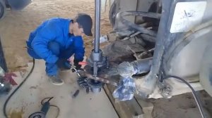 Замена пальцев и втулок, восстановление посадочных отверстий фронтального погрузчика LG 936