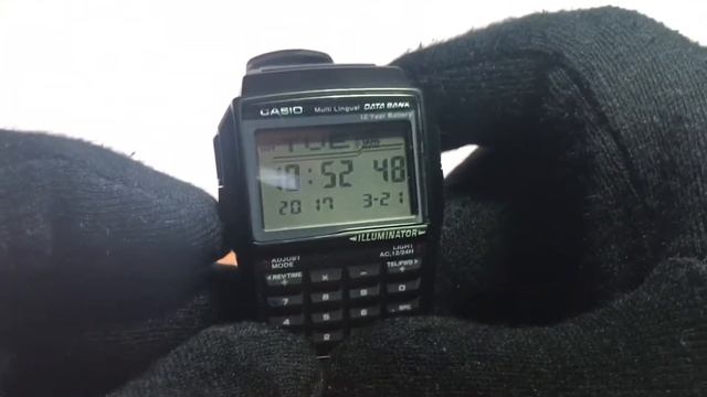 Две пары интересных часов Casio Databank. Японские наручные калькуляторы