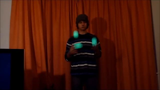 10 Advanced 3 Ball Juggling Tricks смотреть онлайн