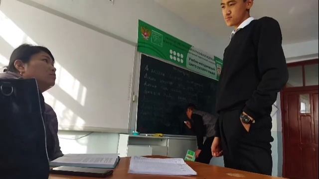 ЧТО ДЕЛАТЬ ЕСЛИ СКУЧНО НА УРОКАХ?/СПОСОБЫ/ЛАЙФХАКИ #школа смотреть онлайн