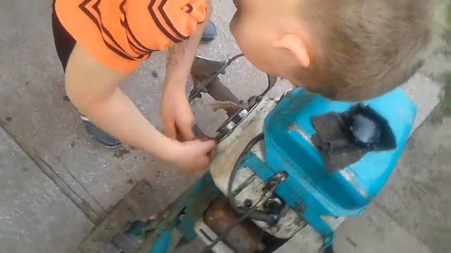 Мини КРОТ пашет огород. смотреть онлайн
