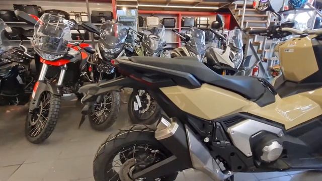 Honda Xadv 750 Harvest Beige Grey 2022 смотреть онлайн
