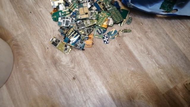 Старые сотовые телефоны сколько можно заработать смотреть онлайн