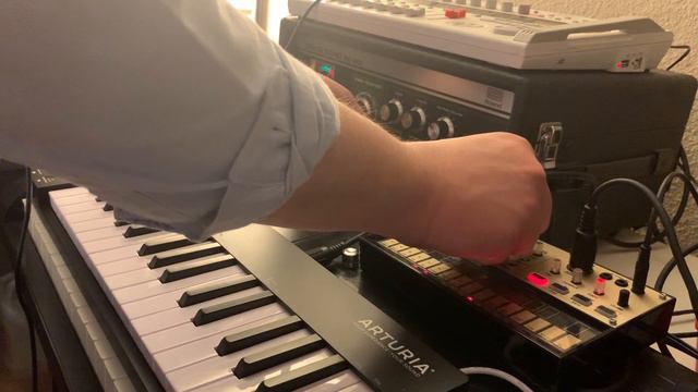 On The Run - Pink Floyd (Korg Volca Cover) смотреть онлайн