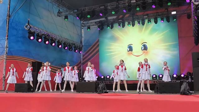 Эстрадная студия " Антарес" - "Солнечный круг" смотреть онлайн