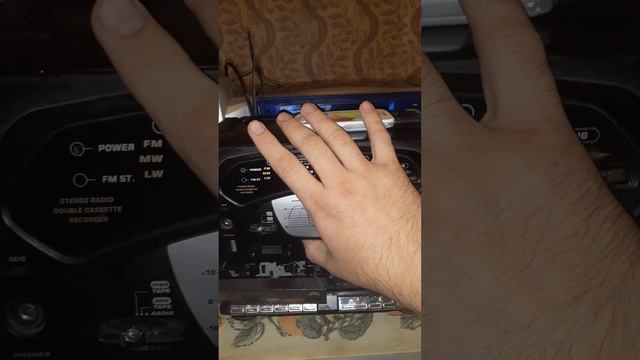 Как подключить телефон к старому магнитофону где есть функция караоке или подключение микрофона ? смотреть онлайн