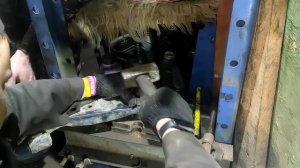 KIA RIO Ремонт передней ходовой части. замена Сайлент блоков и шаровых опор Ступичный ILJin люфтит