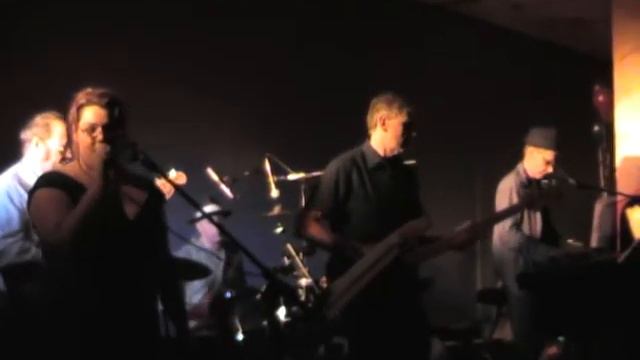 Laura Bailey Save the last dance.MOD смотреть онлайн