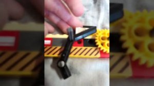 как собрать Лего пистолет который стреляет😯
