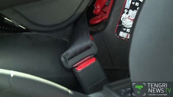 Полицейские рассказали, как правильно установить детское кресло в машине