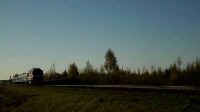 Тепловоз ТЭП70-0227 со скорым поездом №40 "Двина" Москва - Полоцк смотреть онлайн