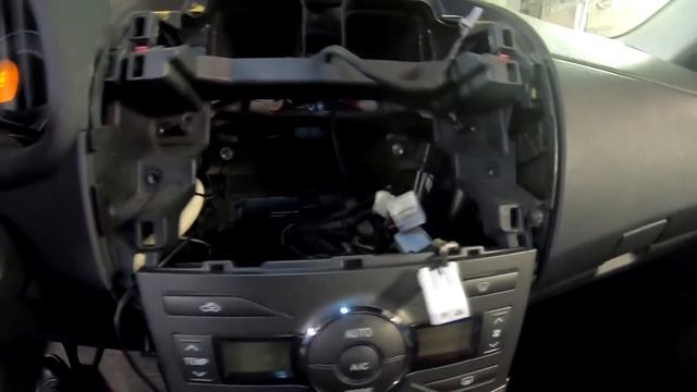 Toyota Corolla E150 Ставим Андройд и камеру ЗВ смотреть онлайн