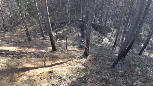 штурмуем лесные горки на питбайке смотреть онлайн