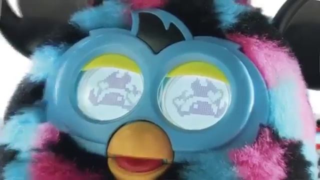 Hasbro's Furby Boom Commercial смотреть онлайн
