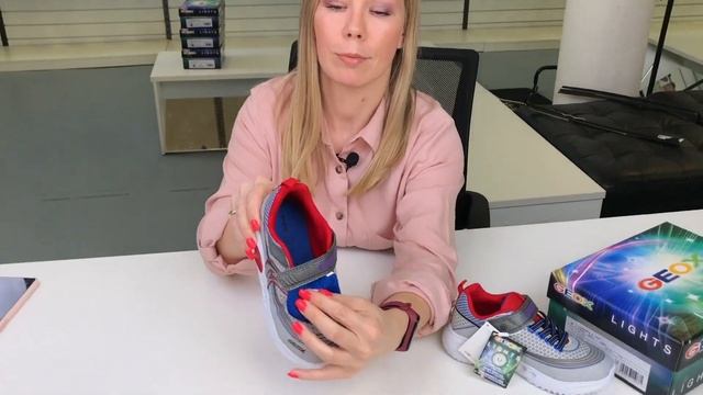 Geox ASSISTER SS21 #8 | Детские светящиеся кроссовки 28-36