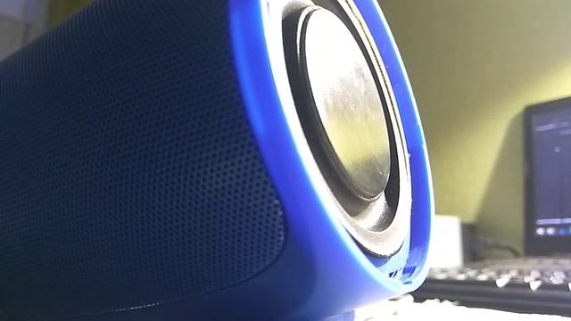 Басс тест колонки JBL CHARGE 2 не оригинал.