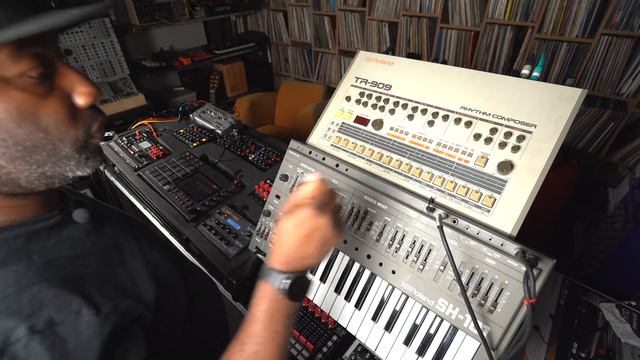 This Is How You Make // Awesome Techno Beats смотреть онлайн