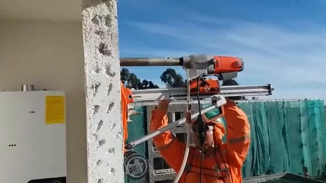 Diamantina Husqvarna DMS240 смотреть онлайн