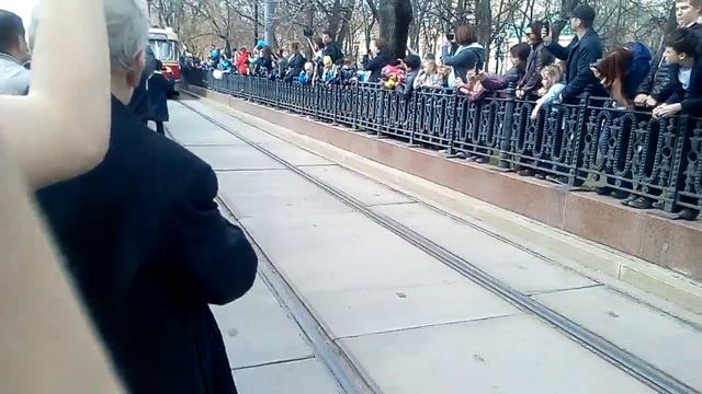 Парад трамваев 2018 Чистопрудный бульвар трамваи отправляются в депо смотреть онлайн