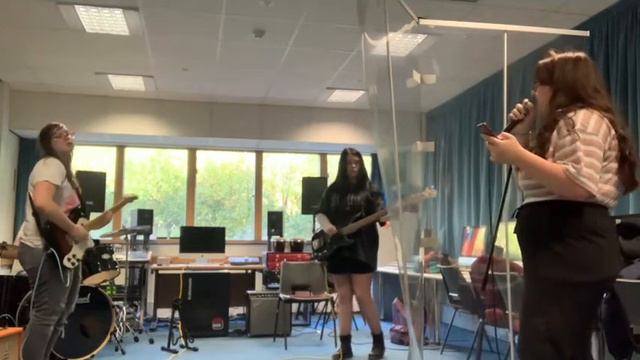 California Friends - W/o Rhythm Guitar смотреть онлайн