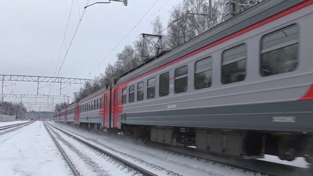 Электропоезда ЭД4м-0261 и ЭД4м-0391 смотреть онлайн
