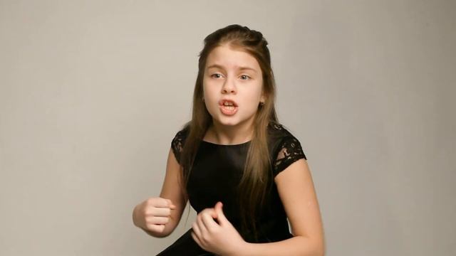 #страначитающая В.Маяковский"Ничего не понимают" читает Бажена Павленко 8лет. г.Москва смотреть онлайн