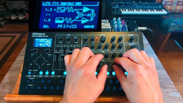 Roland SH-4d Is Very Inspiring смотреть онлайн