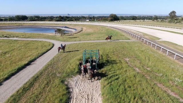 Dragey : la mer, le grand air et la plus belle vue du monde à Galop Baie смотреть онлайн