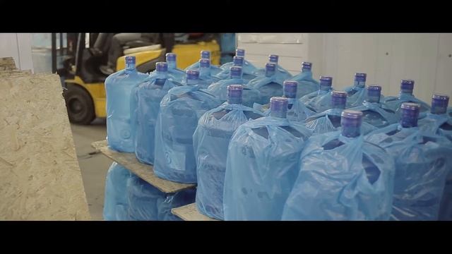 Производство и доставка бутилированной артезианской воды "7 Озер" смотреть онлайн