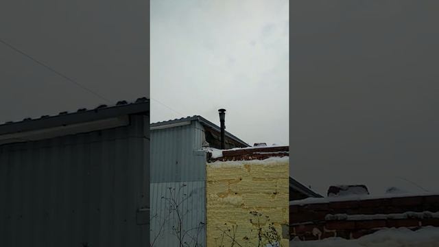 Дым от горелки на пеллетах, приделанной к дверцей печки. смотреть онлайн