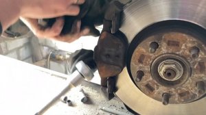 Замена стойки стабилизатора. Сварка подрамника. Колодки. Снова МАЗДА