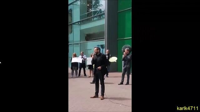 Protestaktion vor Galeria Karstadt Kaufhof im Alstertaler Einkaufszentrum ( Poppenbüttel ) смотреть онлайн