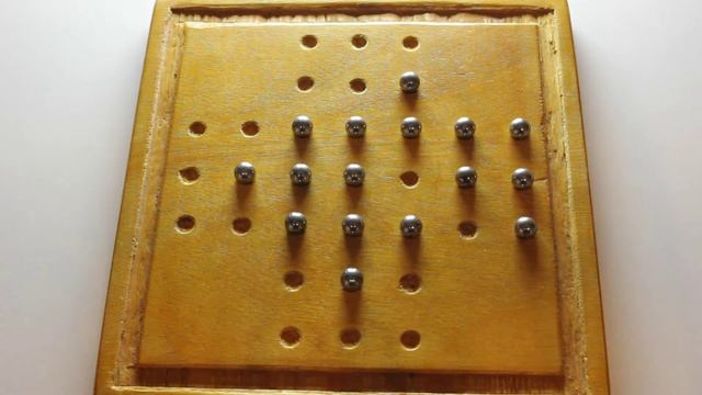 Peg Solitaire Board Game - 3 Different Solutions ?? смотреть онлайн
