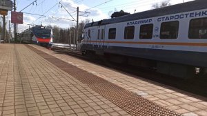 Встретились 2 современных российских электропоезда ЭП2Д платформа Шереметьевская D1 МЦД Москва