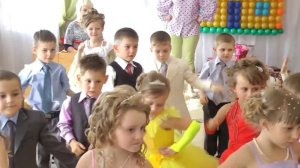 Забастовка на выпускном 2013 "Музей необычных вещей" . Муз. рук. Максюта Г.  В.