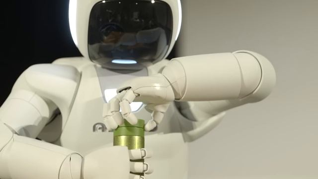 La última generación del robot humanoide de Honda, ASIMO, ha hecho su debut europeo hoy en Bruselas смотреть онлайн
