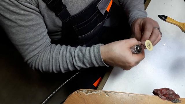 Как на примитивном токарном станке создать ювелирное изделие смотреть онлайн