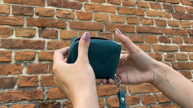 Маленький кожаный кошелек на молнии / 3008 смотреть онлайн