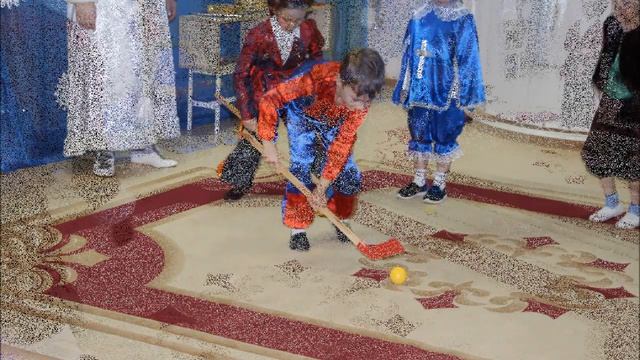 Новогодний утренник 2018 ПЧЕЛКИ смотреть онлайн