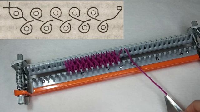 14 УЗОР ОБЪЕМНАЯ КРУЧЁНАЯ РЕЗИНКА || вязальная машинка ИВУШКА | как вязать МК | knitting loom смотреть онлайн