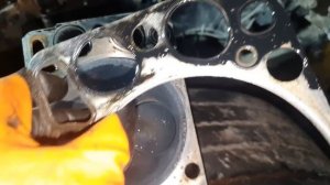 Двигатель Ман D2866, течь антифриза из под 5й головы!