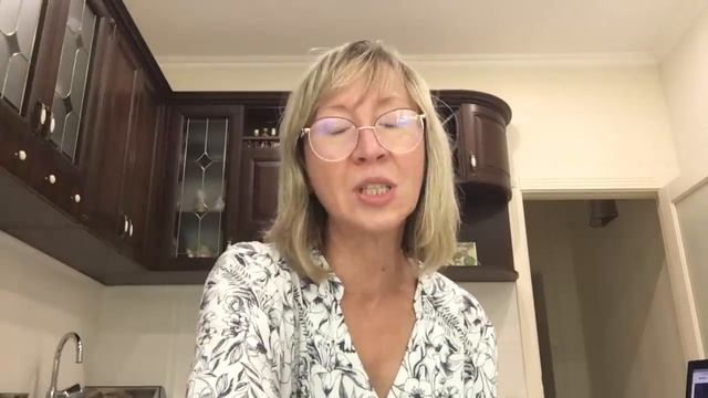 Самвел Адамян/Обзор/ Шо цэ за Кончита ? Осталось только губы накачать ! "Коленька такэ любэ!" смотреть онлайн