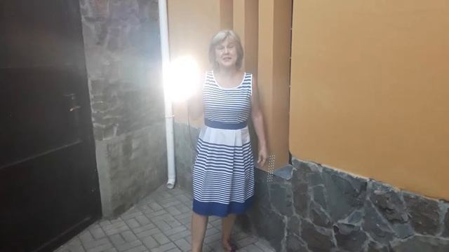 Женский отзыв на уличное светодиодное освещение с солнечными батареями смотреть онлайн