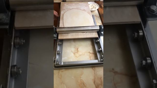 Тестораскаточная машинка смотреть онлайн
