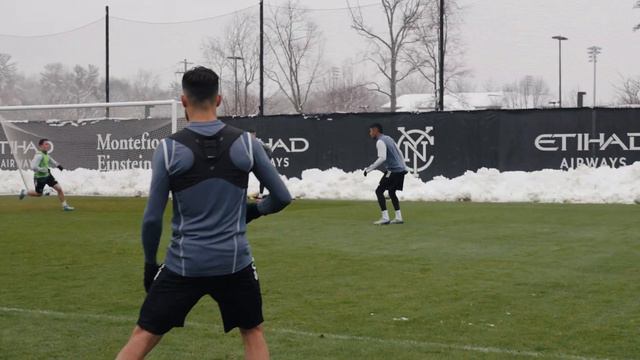 Snow Day in New York | INSIDE TRAINING смотреть онлайн