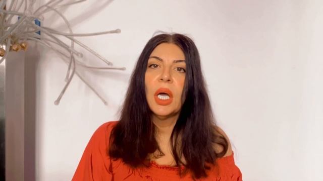 Какая помада делает нас старше? Какие цвета помады старят?Как сделать зубы белыми при помощи помады смотреть онлайн