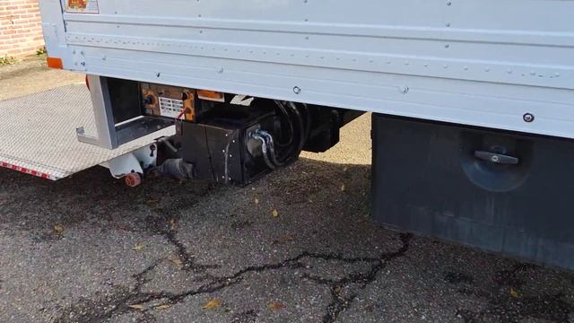 V391 Renault Midlum 240 - Dagcabine 4x2 Euro 4 - Laadbak 8.00 - Laadklep 1500 kg смотреть онлайн