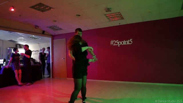 Salsa NY style. Dmitry Kuznetsov & Daria Bolotina || MAMBO party by Dance Studio 25.5 смотреть онлайн