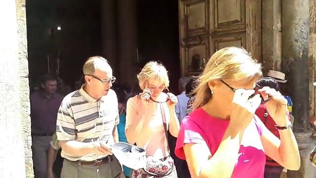 Колонна у входа в храм Гроба Господня смотреть онлайн